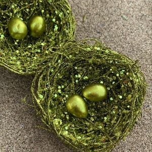 NWOT 3 Green Nest picks with clip